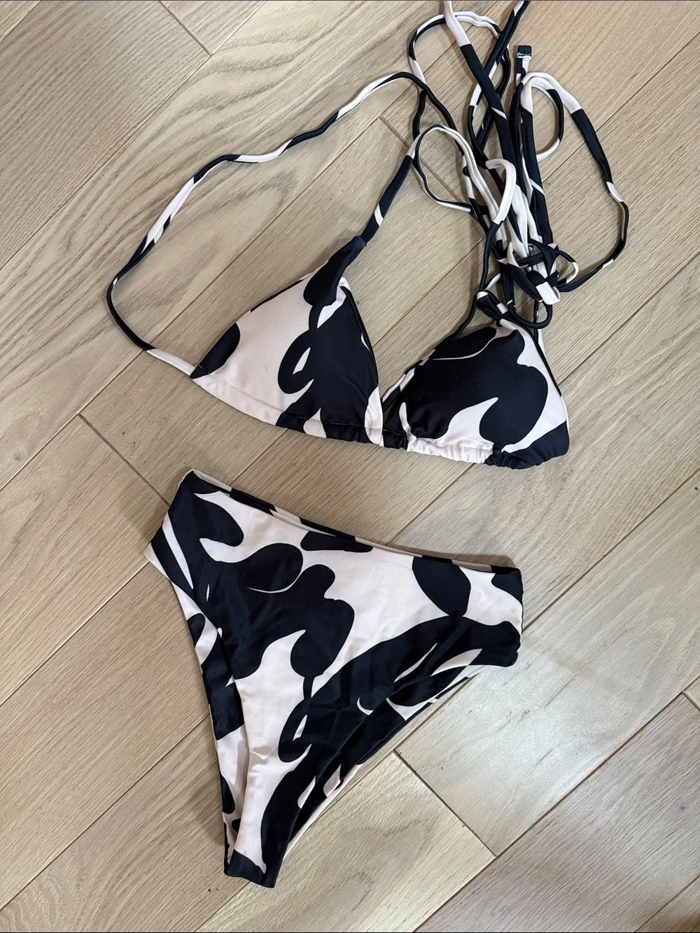 Diarrablu Black & Cream Abstract Tie Bikini